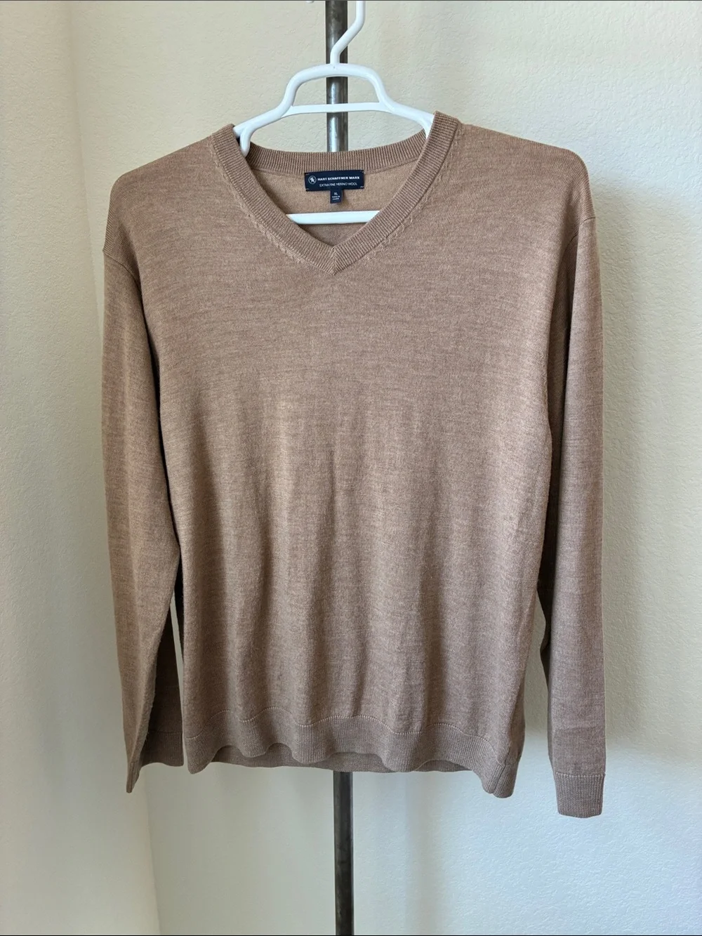 Hart Schaffner Marx Mens sz XL Extra Fine Merino Wool V Neck Sweater Classic